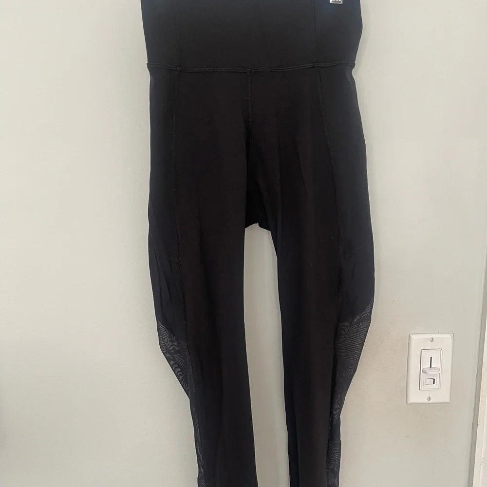 Lululemon - Picture 1 of 5
